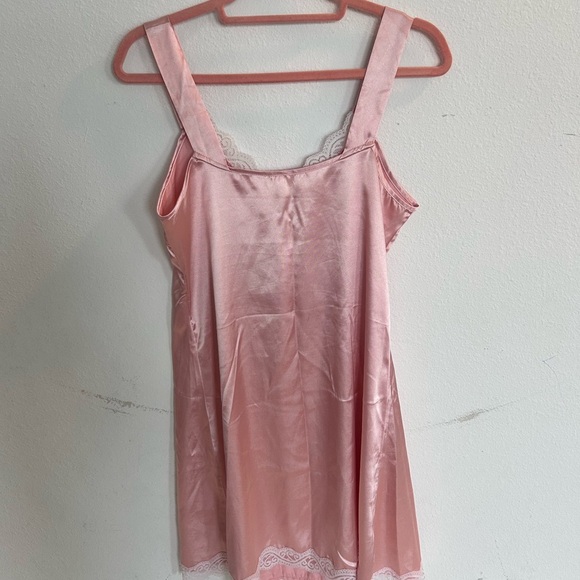 Women’s Pink Night Gown with Lace
Size S - Picture 3 of 4